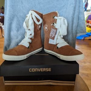 Converse Suede Mid Calf. Women's size 8